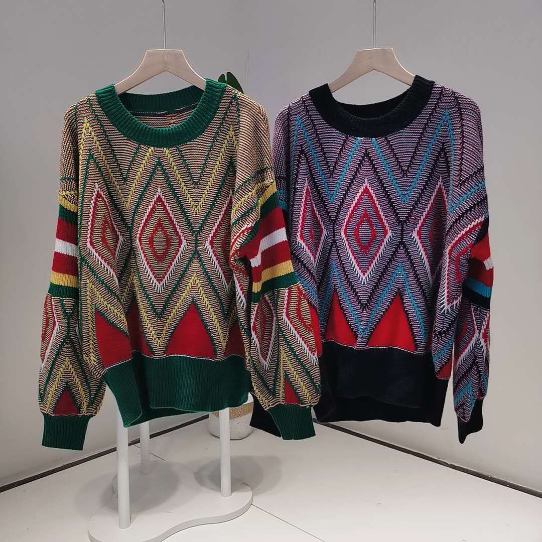 Shanghang Seven colorful diamond-shaped round neckline goat sweater -102808M