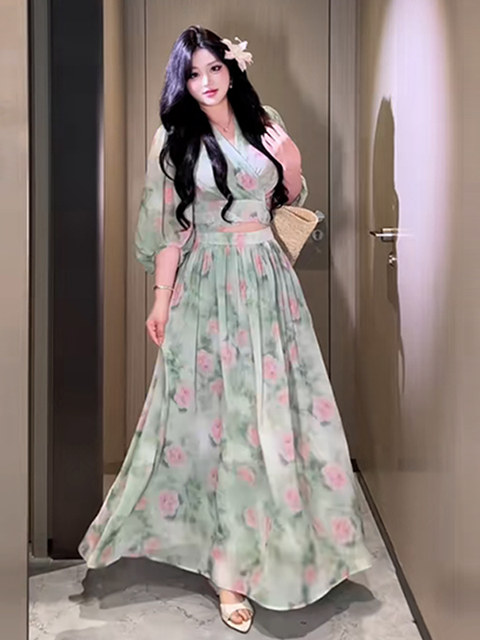 Plus-Size French Floral Sweet and Fairy-Like Suit for Women, Summer Slimming Vacation Beach Top and Skirt Two-Piece Set