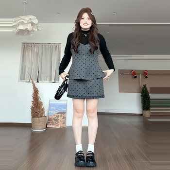 Plus-Size College Style Polka Dot Set for Women, Autumn and Winter, Slimming Fashion Camisole, Half Skirt, Base Layer Three-Piece Set