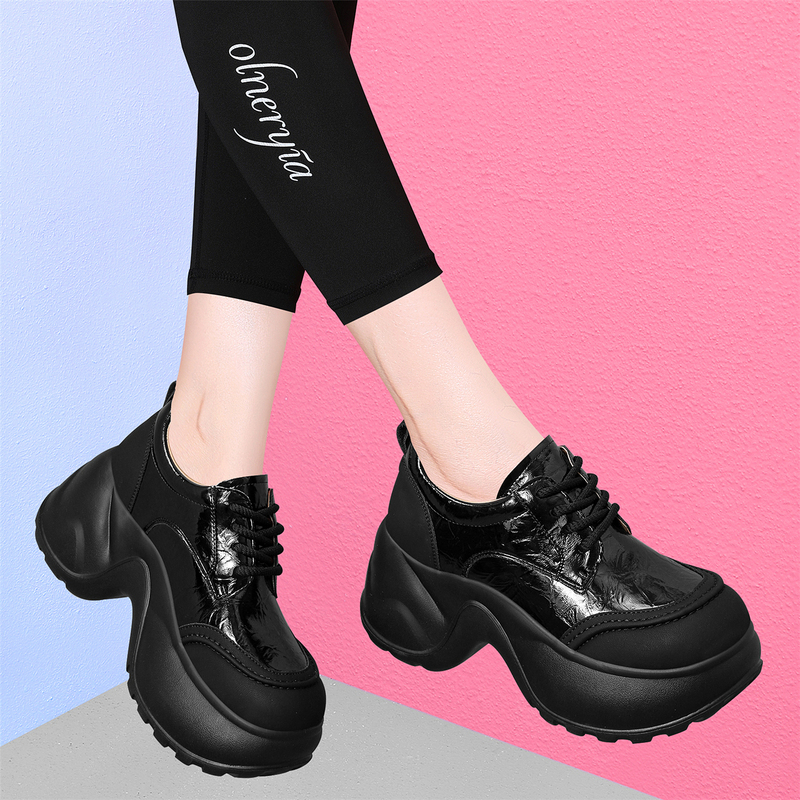 2026 New Early Spring Thick-Soled Loafers for Women, Black Patent Leather Lace-Up Platform Shoes, Height-Increasing Versatile Casual Shoes for Women