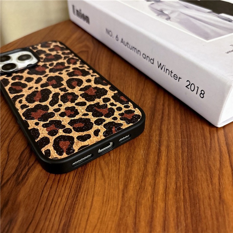 Leopard Print Chic Girls Cork Wood – Animal 16, 16 Plus, 16 Pro, 16 Pro Max, Plus/Pro/Max – 16, 15, 14, 13 iPhone Case