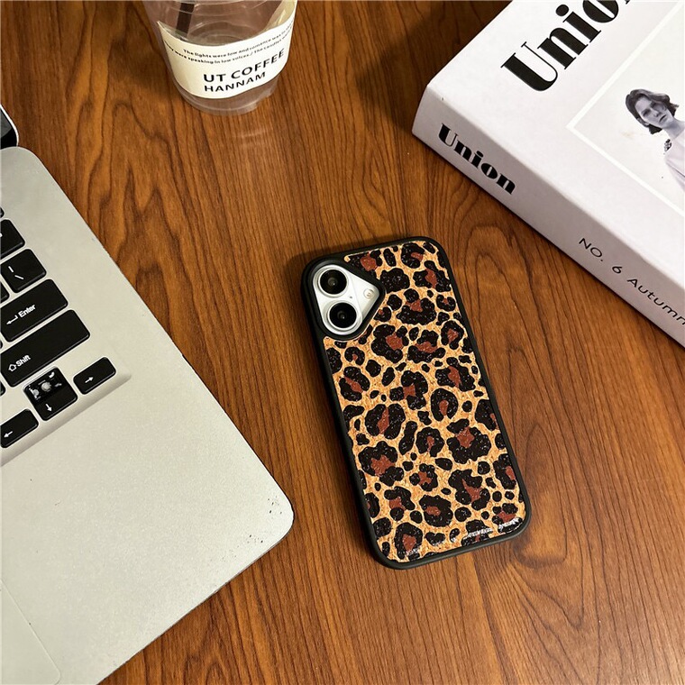 Leopard Print Chic Girls Cork Wood – Animal 16, 16 Plus, 16 Pro, 16 Pro Max, Plus/Pro/Max – 16, 15, 14, 13 iPhone Case