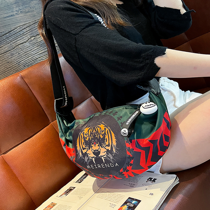 Fashion Chest Bag Motorcycle Bag 2026 New Trendy Brand Bag Women's Canvas Dumpling Bag Sports Crescent Bag Casual Women's Bag
