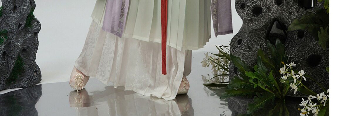 Китайцы одежда наборы 【上遥居】晚云间  宋制 原创汉服 女 春夏款 白色百迭长裙 内搭