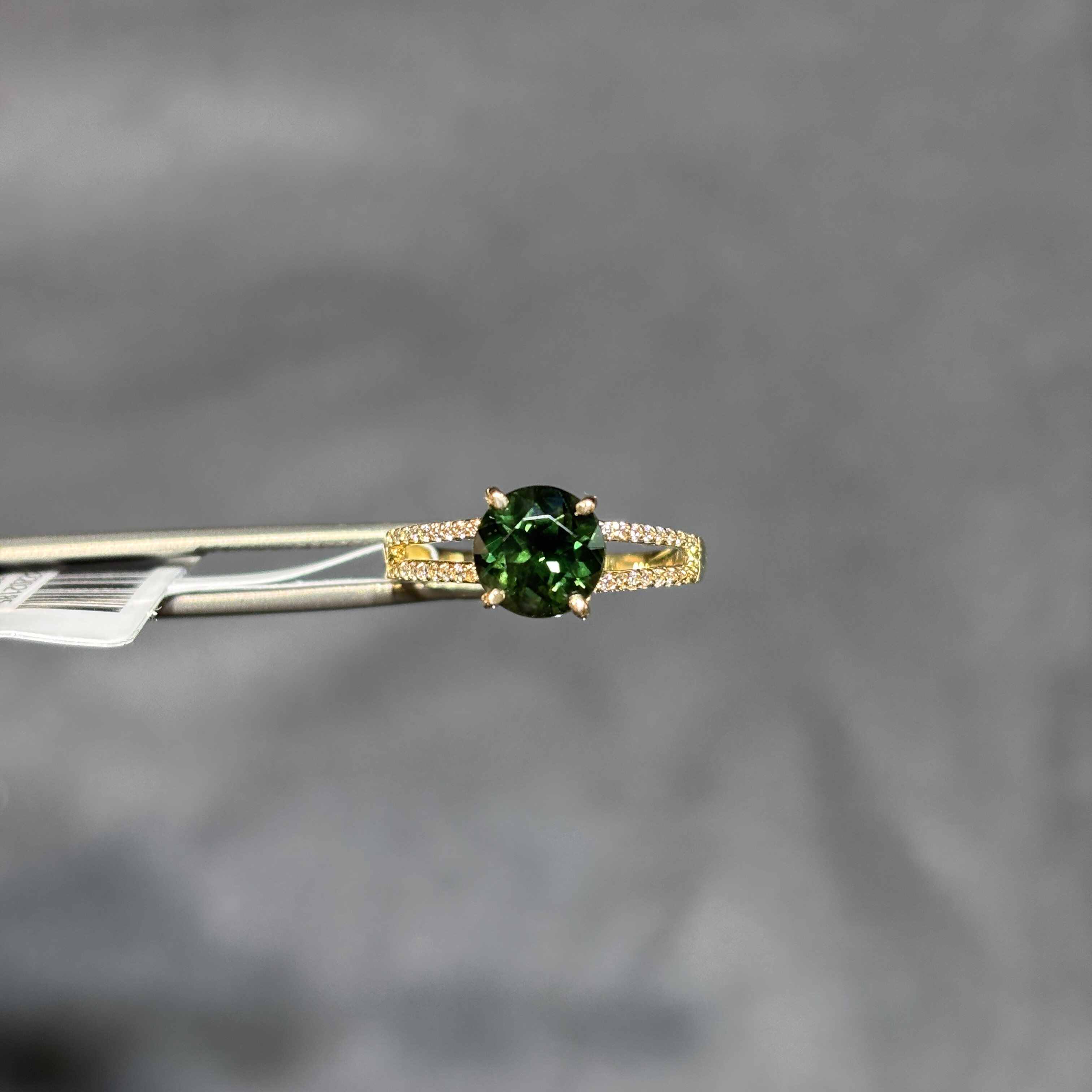 18k gold natural green sapphire ring with zircon