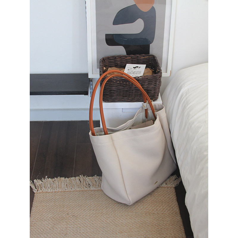 New Genuine Leather Fashion Commuter Single Shoulder Special Bag Woman Casual Big Bag Large Capacity Soft Leather 100 Hitch Bull Leather Handbag