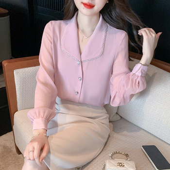 Acetate satin shirt Hong Kong style doll pearl v-neck high-end pink long-sleeved top autumn new 2023 light cooked