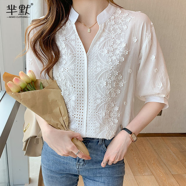 Japanese white embroidered cotton shirt women's summer loose and thin five-quarter-sleeved V-neck shirt pullover embroidered top