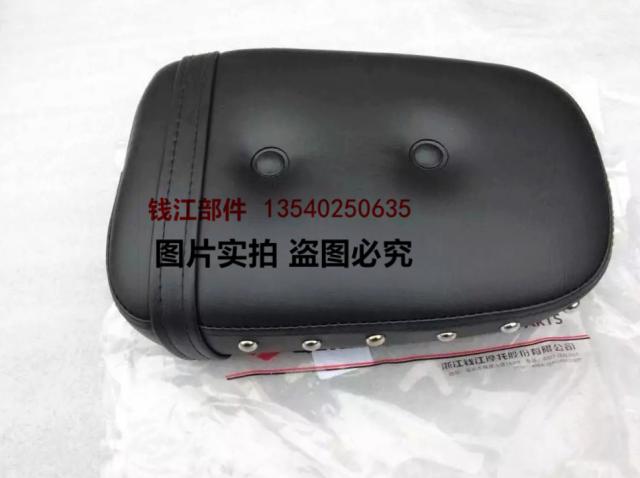 Qianjiang ban đầu Storm Prince QJ150-3A / 3B / 18F lớn vừa nhỏ đệm ghế đệm túi ghế - Đệm xe máy da bọc yên xe exciter 150