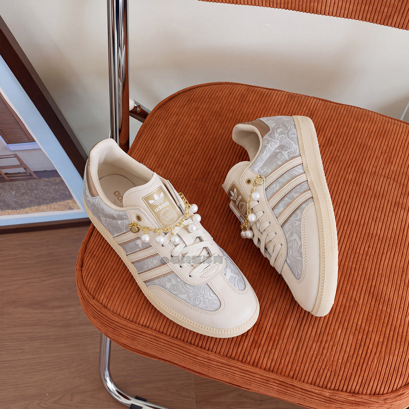 Adidas Samba Sports Casual German Training T-Head Women's Shoes, Same Style as Song Yuqi Adidas Samba Sports Casual German Training T-Head Women's Shoes, Same Style as Song Yuqi