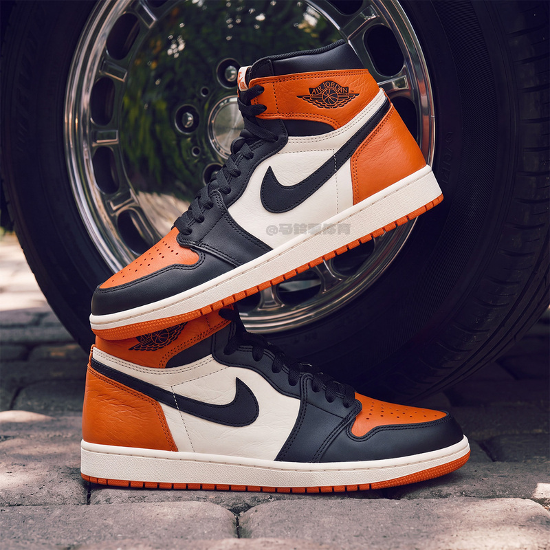Air Jordan 1 Aj1 Black and White Orange Rebound High-Top Retro Basketball Shoes Dz5485-008