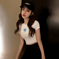 Белая маленькая ромашка 1