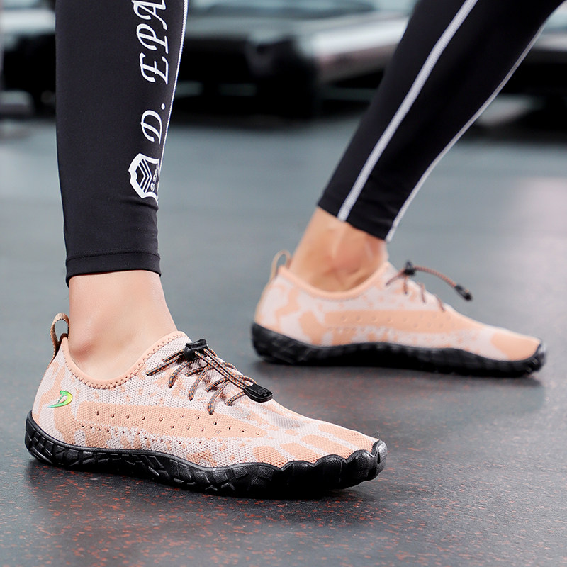 Indoor Fitness Shoes Male Yoga Deep Squatting Hard Pull Training Shoes Soft Bottom Bodybuilding Jumping Rope Treadmill Special Sports Socks Shoes