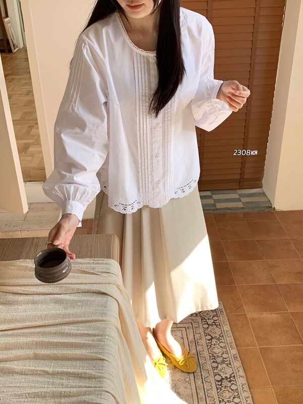Muyu 2026 Spring New Product Hem Cutout Embroidered Top Korean Style Fresh Design Shirt Women's Fashion Top