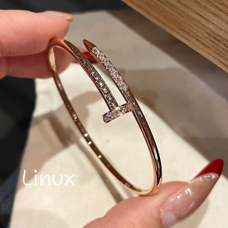 Linux V High-End Bracelet, Light Luxury Versatile Studded Bracelet, Thick Gold Plating with Long-Lasting Color Retention, Cnc Top-Level Craftsmanship