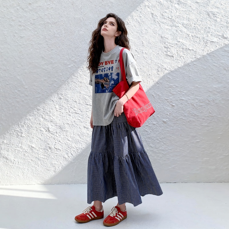 Relaxed Casual Short-Sleeved T-Shirt and Plaid Skirt Suit for Women 2026 New Summer Two-Piece Outfit Skirt Relaxed Casual Short-Sleeved T-Shirt and Plaid Skirt Suit for Women 2026 New Summer Two-Piece Outfit Skirt