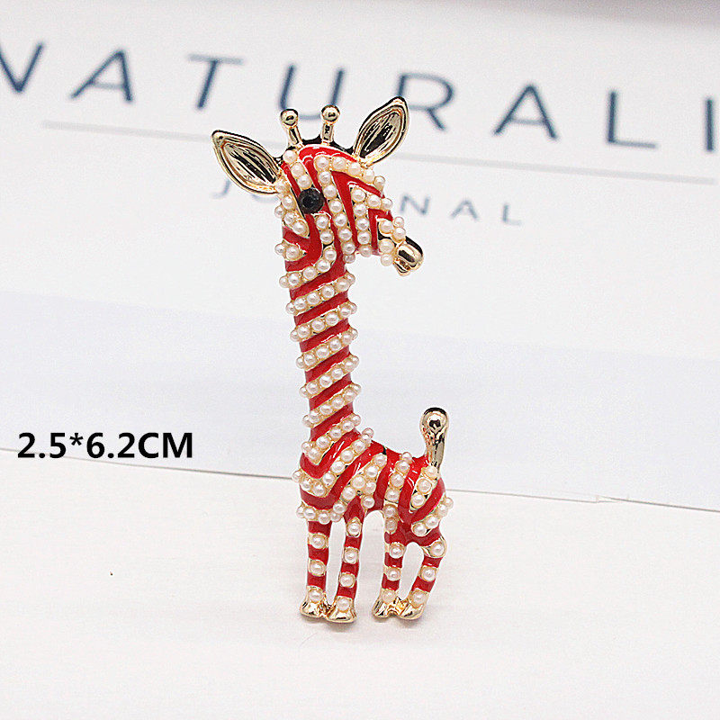 Han New Temperament Pearl Painting Oil Cute Cute Cute Thing Giraffe Chest Pin Jacket Sweatshirt Accessories Breast male and female