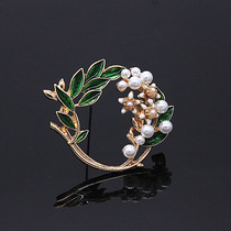  Green forest life tree brooch fashion temperament Korean version of gardenia flower pin personality corsage accessories mens and womens accessories