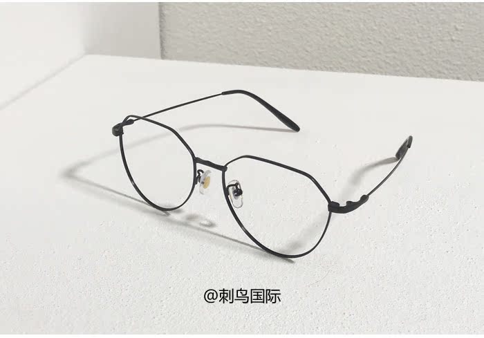 Gương phẳng siêu nhẹ dành cho nam và nữ có cùng độ bất thường có thể được trang bị bức xạ cận thị phiên bản Hàn Quốc của khung không kính clip mắt kính điện biên phủ