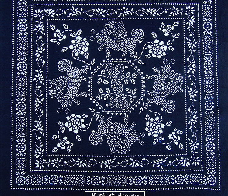 Hai mặt thủ công batik vải màu xanh khăn trải bàn Tubu dân tộc phòng trà Trung Quốc bàn trang trại vải che vải bàn cà phê - Khăn trải bàn khăn trải bàn làm việc