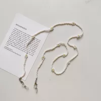 6. Цветы белые из бисера Y7-2-1.