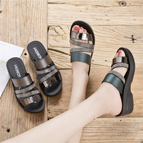 Sanders and slippers women wear 2021 new fashion with mother leather slippers slope heel soft bottom non-slip middle-aged and elderly shoes summer
