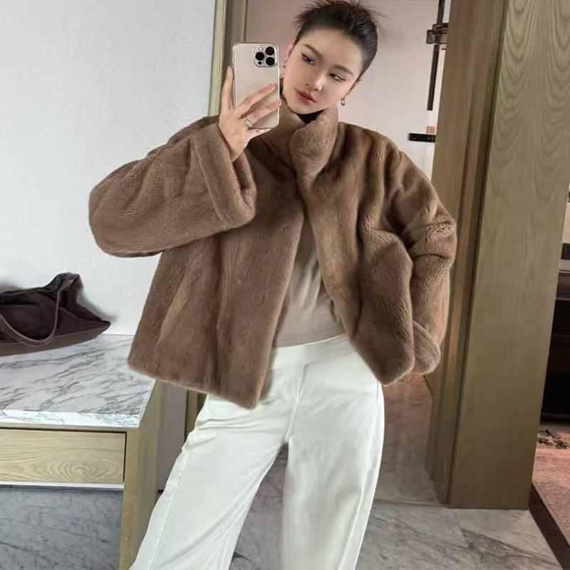 2025 New Velvet-Grade Stand-Up Collar Mink Coat, Full Mink Fur Coat for Women, Short Style with Cuffed Sleeves for Winter 2025 New Velvet-Grade Stand-Up Collar Mink Coat, Full Mink Fur Coat for Women, Short Style with Cuffed Sleeves for Winter