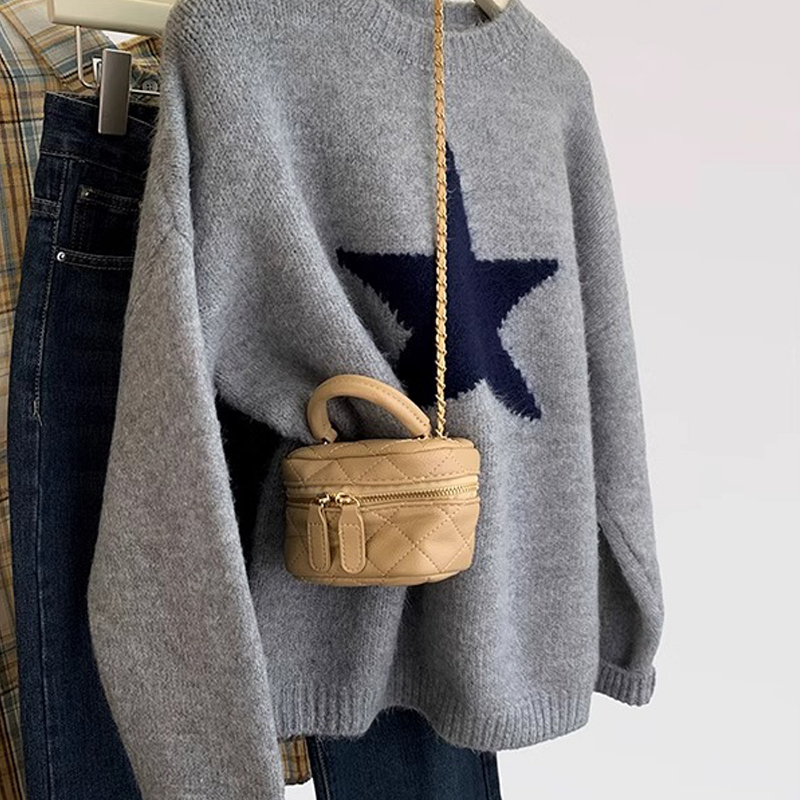 Soft and Cozy Five-Pointed Star Round-Neck Pullover Knit Top for Women, Gray Graffiti Loose Fit Autumn and Winter Lazy College Style Sweater