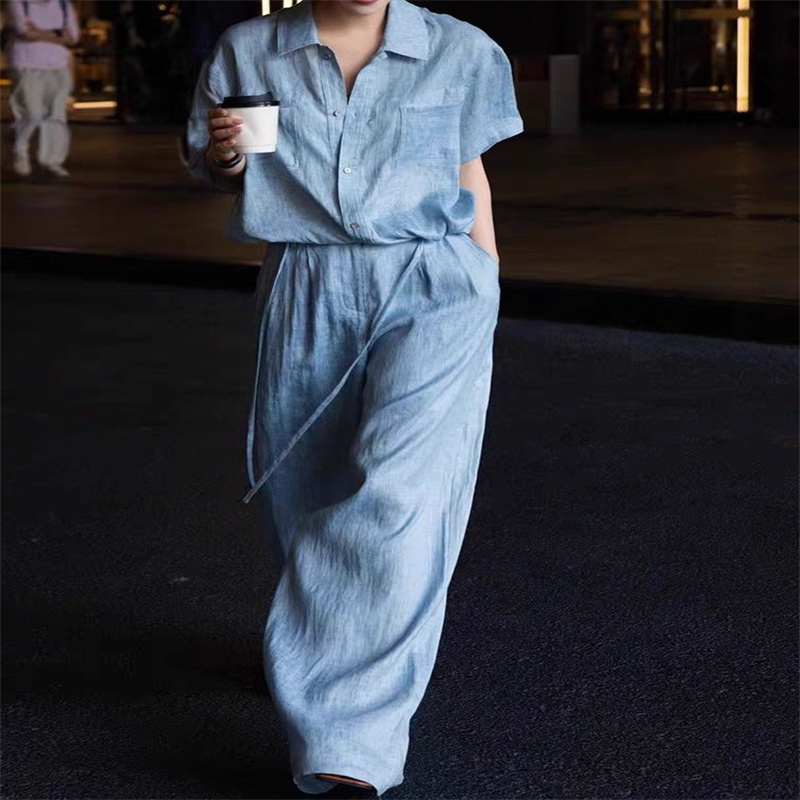 The Exclusive Linen Suit with a Unique and Stunning Design, Featuring a High-End Blue Short-Sleeved Shirt and Wide-Leg Pants, Is Being Withdrawn from the Counter