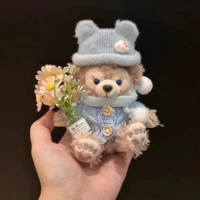 Ваза синего цвета. У [Мей Мэй] милое лицо~