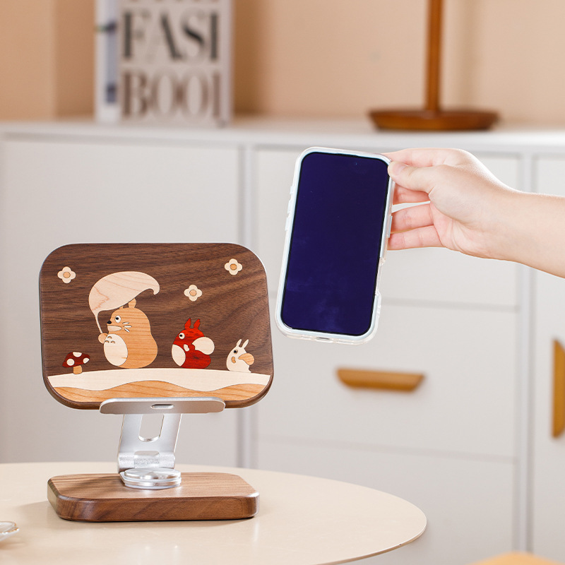 Solid Wood Totoro Mobile Phone and Tablet Stand, Creative and Cute iPad Phone Holder, Rotatable and Adjustable Desktop Ornament Gift Solid Wood Totoro Mobile Phone and Tablet Stand, Creative and Cute iPad Phone Holder, Rotatable and Adjustable Desktop Ornament Gift