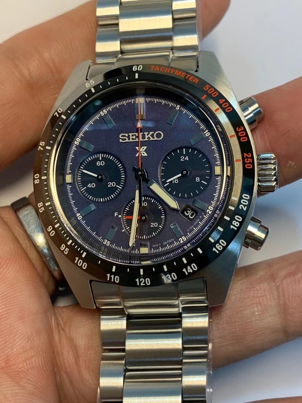 Seiko Seiko's New Solar Classy Series Solar Chronograph Men's Watch Ssc815P1