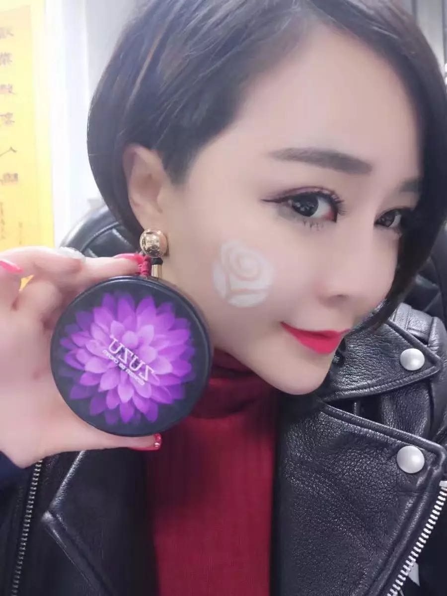 ZUZU hai màu silicone không khí cushion BB cream che khuyết điểm dưỡng ẩm giữ ẩm lâu dài cô lập nude trang điểm nền lỏng làm sáng cc Hàn Quốc - Nền tảng chất lỏng / Stick Foundation cushion cho da dầu