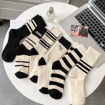 (1 - 2 double mounted) Japanese simple black and white stripes college leisure female middle tube