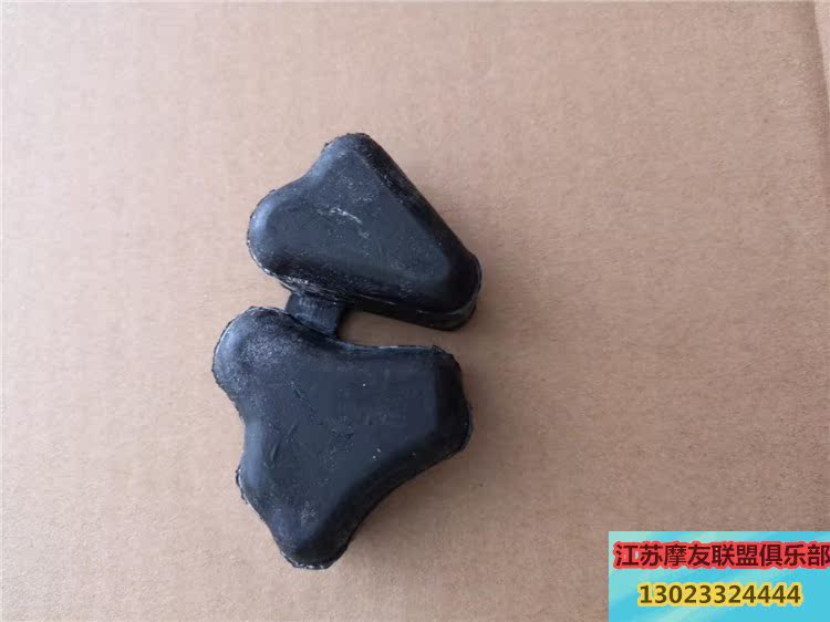 Áp dụng cho tay sau đệm xe máy trung tâm tay áo cao su New Continent Honda 125/43 bánh sau đệm cao su tay áo bộ 4 vành xe win 100