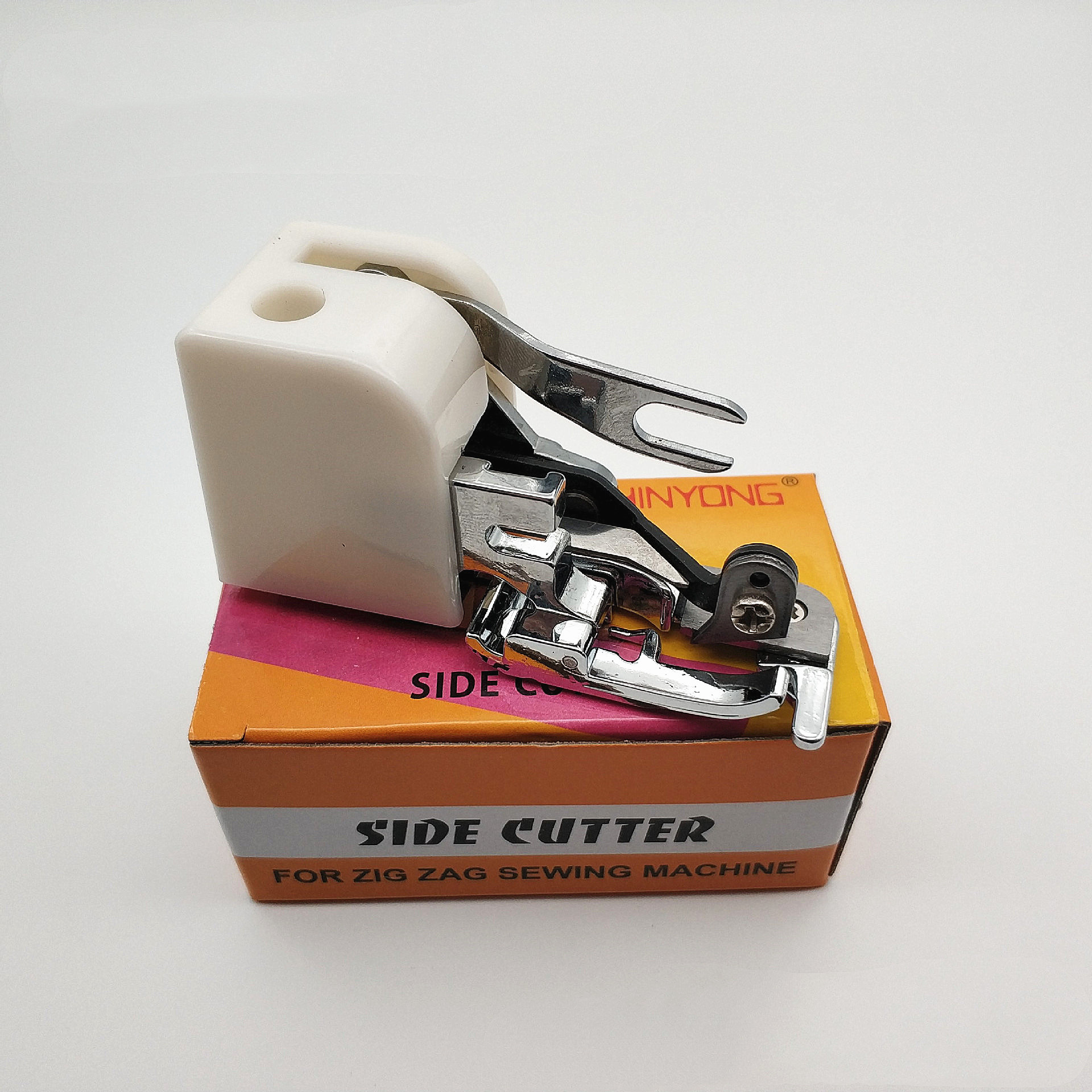 Taiwan-made lock edge cutting presser foot heavy machine brother Shengjia Feiyue household sewing machine Cutting edge locking edge 1 time completed
