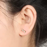 Маленькие универсальные гипоаллергенные серьги с бантиком, золото 14 карат, простой и элегантный дизайн, не выцветает