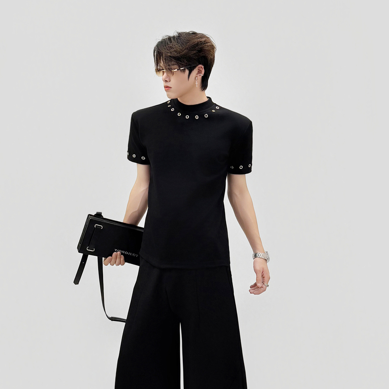 Trendy Black Short-Sleeve T-Shirt for Men with Heavy Metal Embellishments on the Shoulders, Slim Fit, Summer New Style, Versatile Shoulder Pads