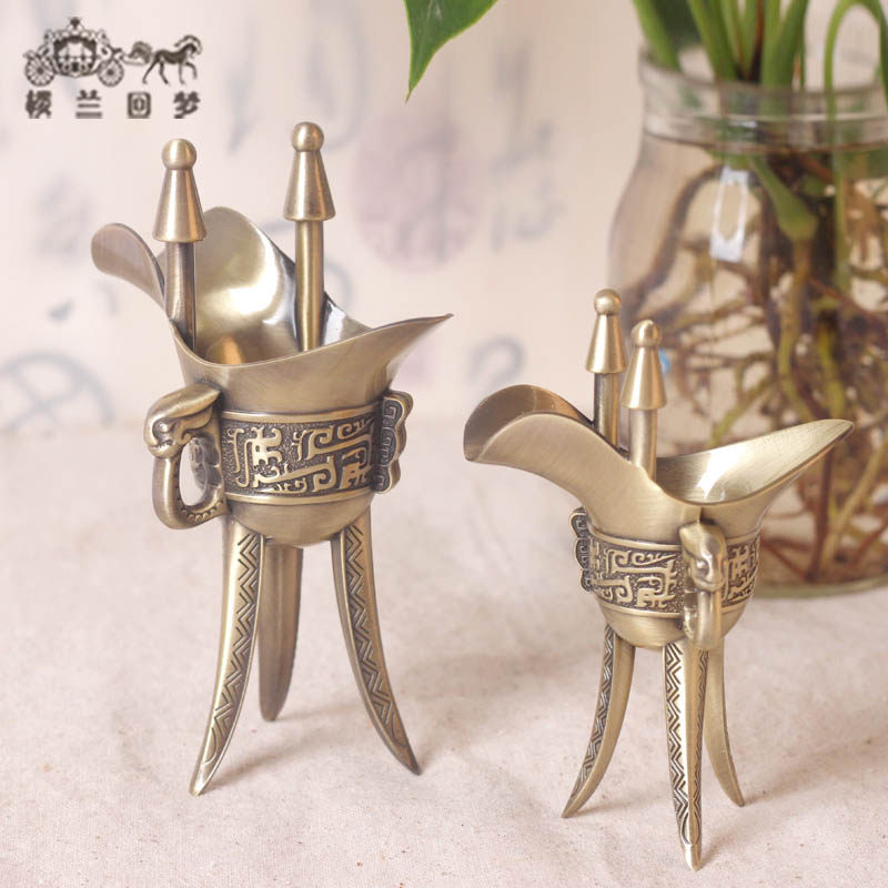 Imitation ancient wine glass retro bronze baron cup High footed glass wine bottles Ancient Triangle Cup Big a pair of gift boxes