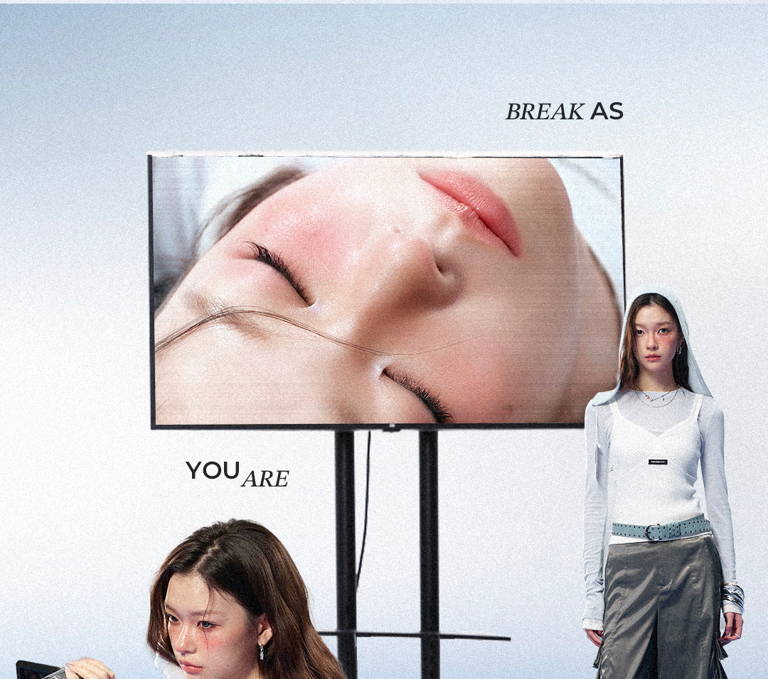 【中国直邮】 小奥汀 玩色多用棒  水润丝滑腮红膏修容眼影唇膏四合一 一棒多用 丝滑成妆 元气西柚【俏皮果汁感】E03 微笑猩红