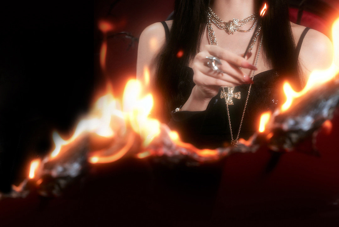 【中國直郵】 小奧汀 伊藤潤二狂熱聯名 富江立體浮影腮紅盤 狂花腮紅盤 01心動失溫 10g