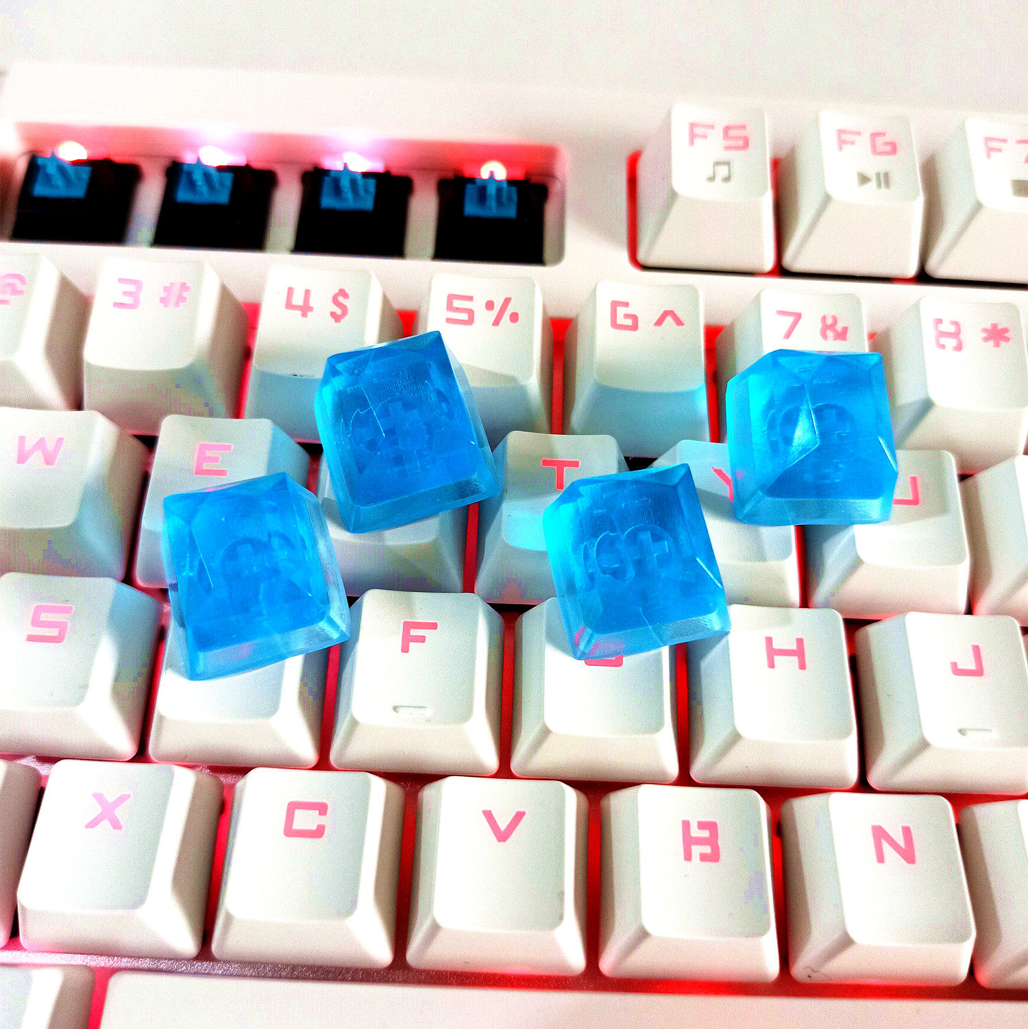 Hand resin light transmitter keyboard keyboard cap Personality transmitted gemstone keycap R4