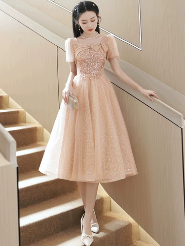 Элегантное вечернее платье, изысканный стиль, французский стиль