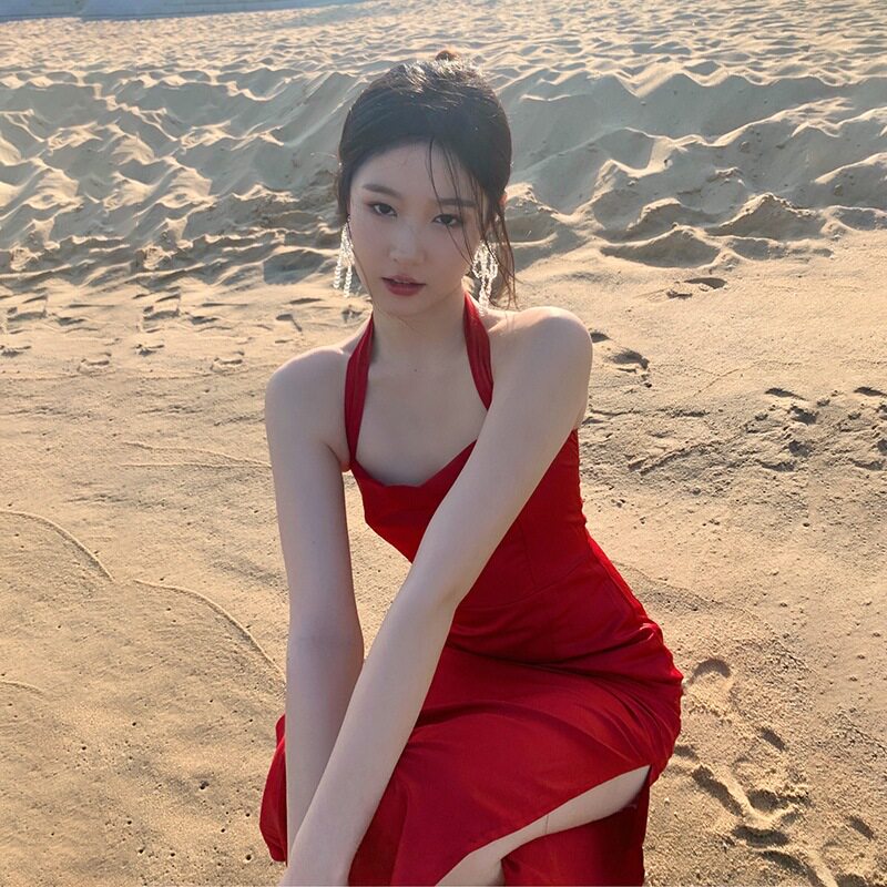 Sanya seaside holiday beach dress French style retro red ocean dress woman with slim hanging neck for long version of open fork skirt
