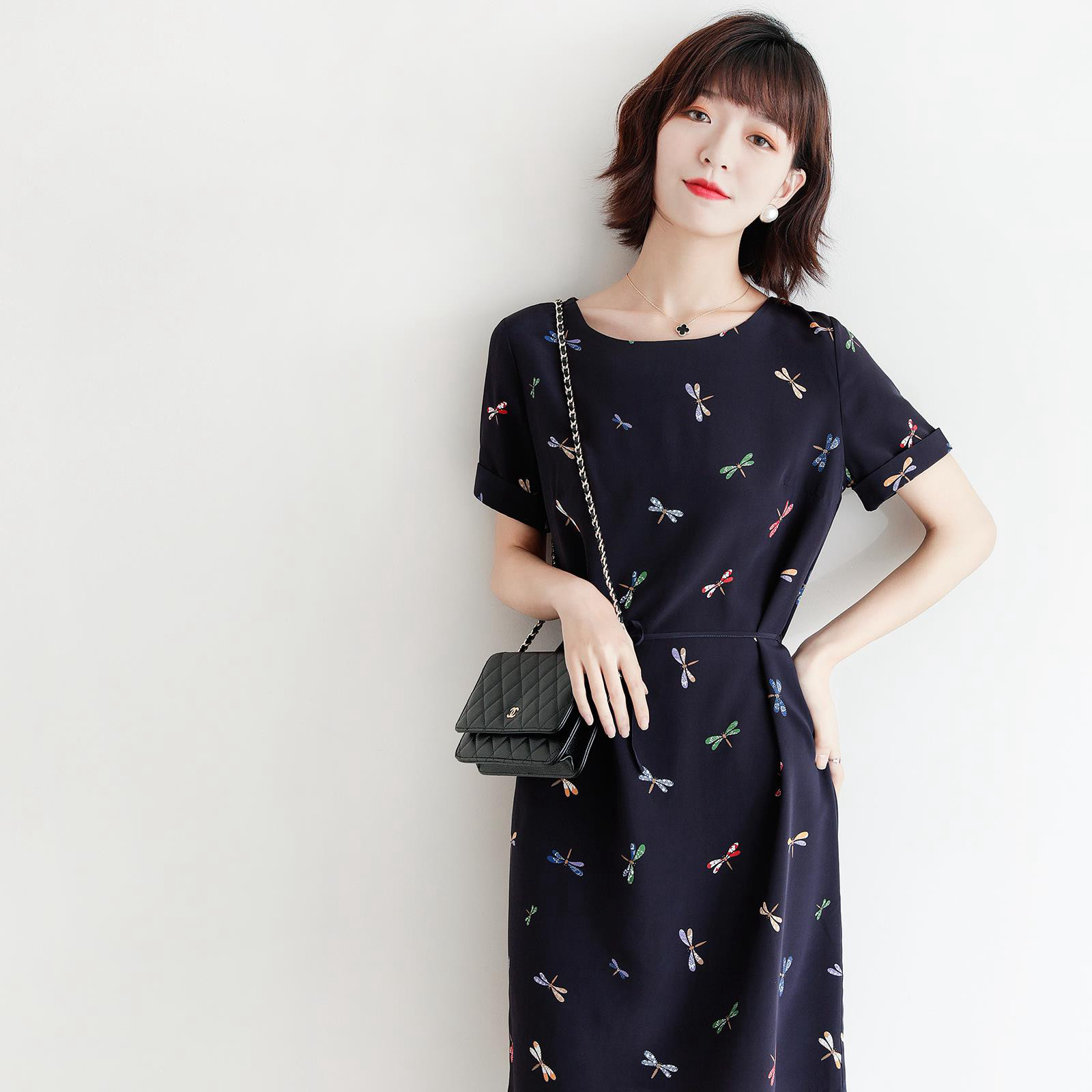 Foreign dress Women's summer new Korean version Lean Temperament Dragonfly Printed minimalist lace casings for long version of real silk dresses