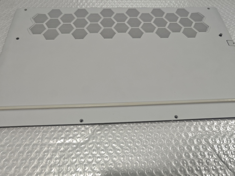 Original Suitable for Dell Alienware M15 R2 D Shell White Casing Original Suitable for Dell Alienware M15 R2 D Shell White Casing
