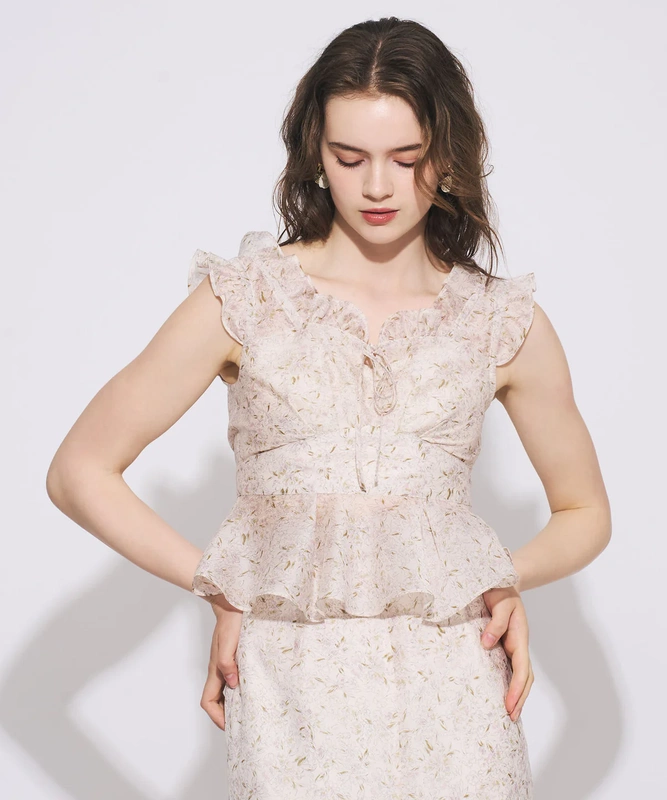 A Midsummer Night's Dream May 26Th Deicy Silver Floral Ruffle Top Shirt 180702-50077 A Midsummer Night's Dream May 26Th Deicy Silver Floral Ruffle Top Shirt 180702-50077