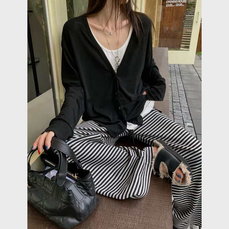 8.17/ "Unlock the Versatile Cardigan": Highly Recommended! Early Autumn Thin, Soft, V-Neck, Relaxed, Lazy Cardigan 8.17/ "Unlock the Versatile Cardigan": Highly Recommended! Early Autumn Thin, Soft, V-Neck, Relaxed, Lazy Cardigan