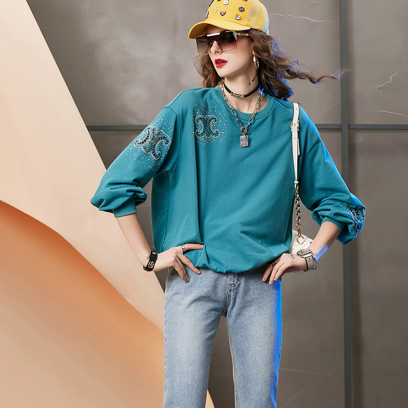 European station sweater women's design sense niche 2022 new spring letter hot drill hollow small loose top