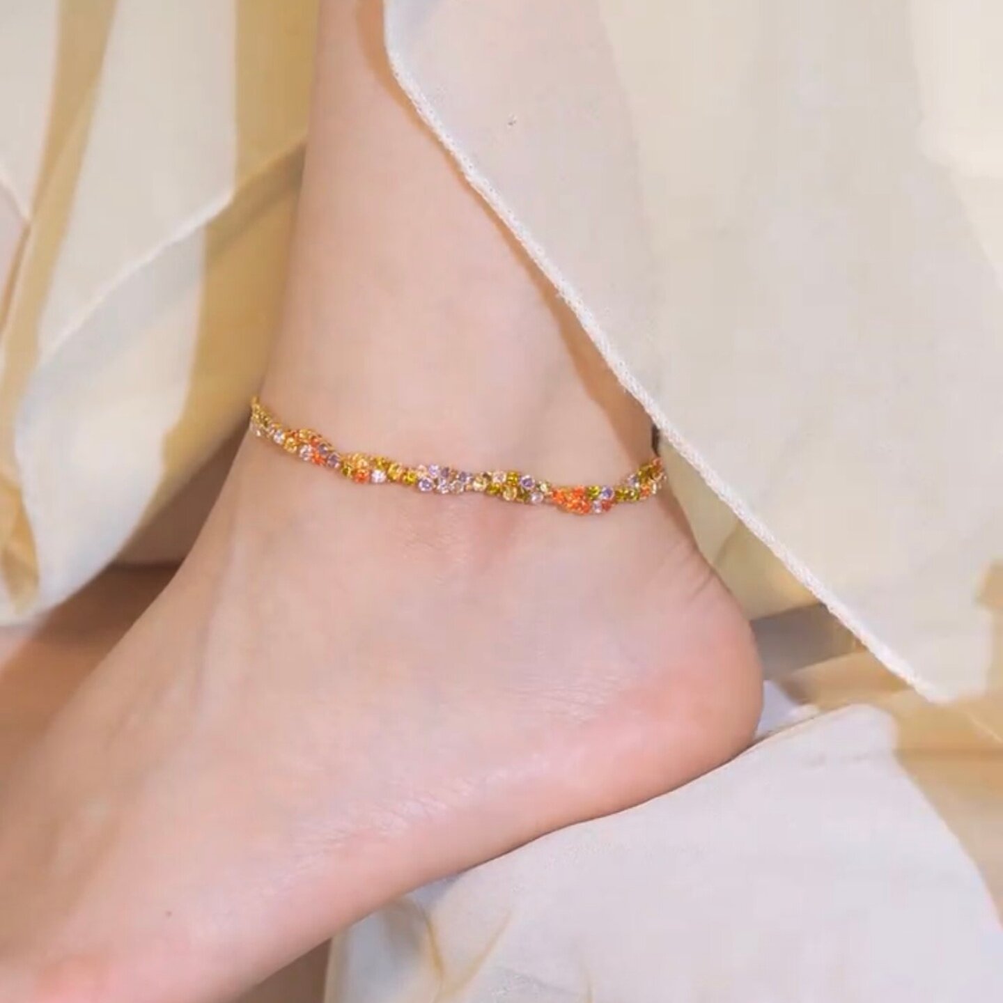 设计感彩色锆石脚炼女性感百搭高级感足链轻奢气质夏季脚踝配饰品